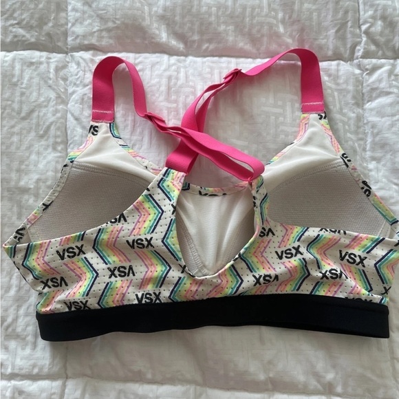 VSX Sport 34B Multi Color  Monogram Sports Bra Victoria's Secret GUC - Picture 2 of 2